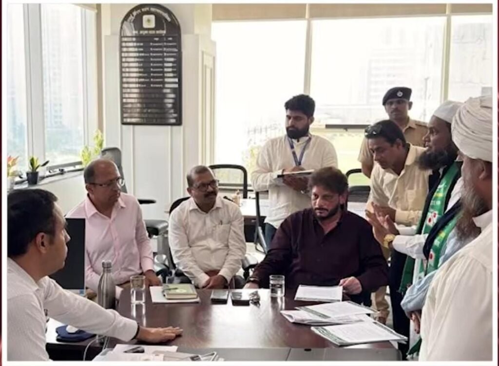 सनसिटी कब्रिस्तान के लोकार्पण को लेकर वारिस पठाण ने आयुक्त से की मुलाकात, जल्द अनुमति नहीं मिलने पर आंदोलन की चेतावनी 3 सनसिटी कब्रिस्तान के लोकार्पण को लेकर वारिस पठाण ने आयुक्त से की मुलाकात, जल्द अनुमति नहीं मिलने पर आंदोलन की चेतावनी | New India Times