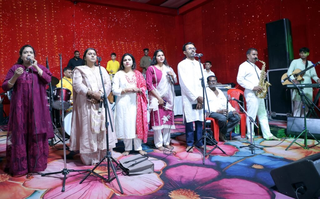 प्रसिद्ध धार्मिक नगरी फुटतालाब में 300 ग्रामीण बेटियों ने एक साथ किया गरबा, भक्तिमय हुआ माहौल | New India Times