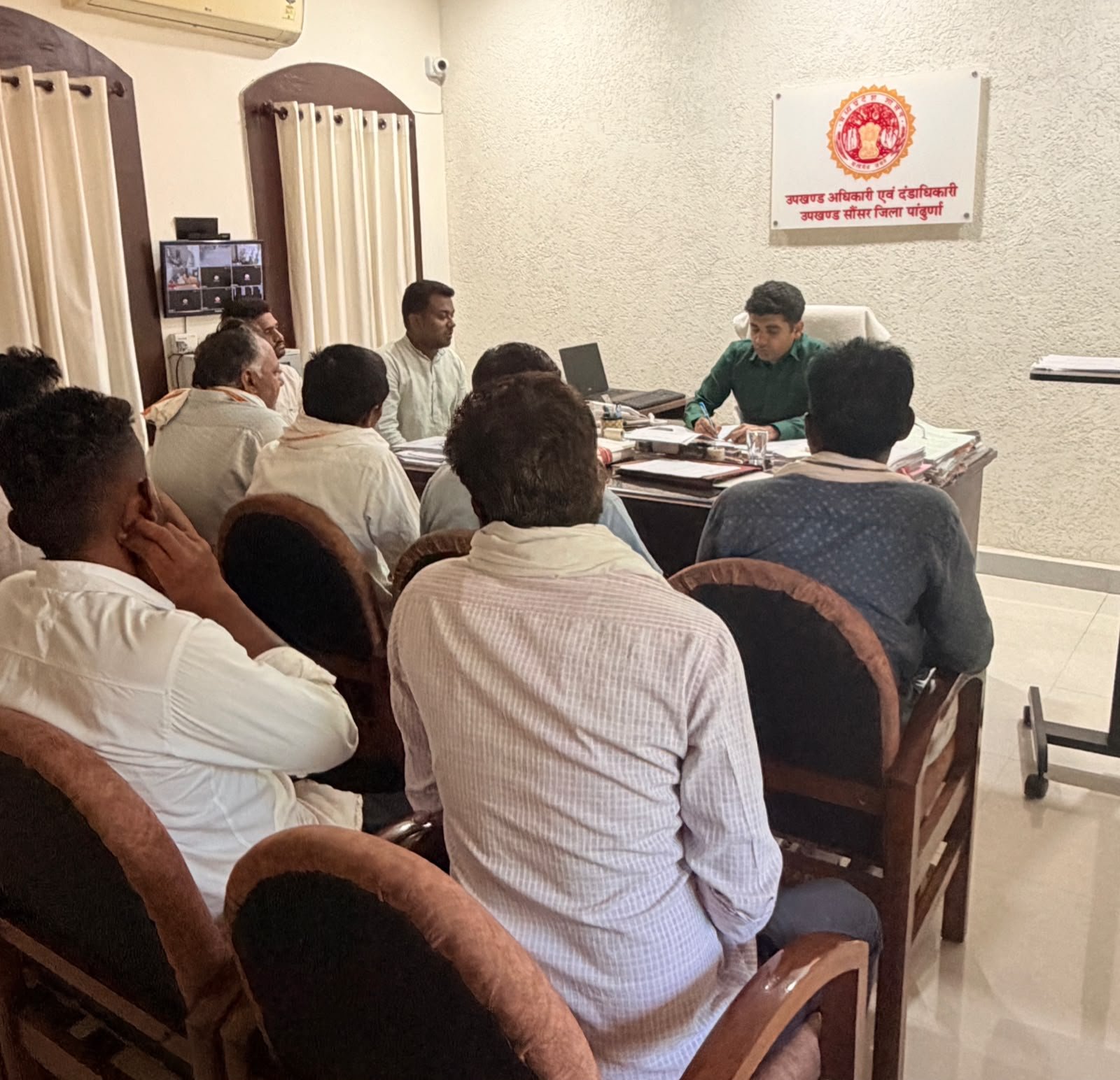 सायरा के किसानों की बिजली समस्या को लेकर युवा कांग्रेस का धरना, अतिरिक्त ट्रांसफार्मर लगाने की मांग 1 सायरा के किसानों की बिजली समस्या को लेकर युवा कांग्रेस का धरना, अतिरिक्त ट्रांसफार्मर लगाने की मांग | New India Times