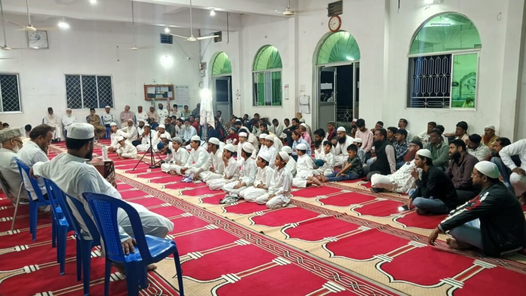 मस्जिद आयशा जुन्नारदेव में एक दिवसीय दीनी प्रोग्राम का आयोजन, अच्छे कर्म और शिक्षा पर दिया ज़ोर 2 मस्जिद आयशा जुन्नारदेव में एक दिवसीय दीनी प्रोग्राम का आयोजन, अच्छे कर्म और शिक्षा पर दिया ज़ोर | New India Times