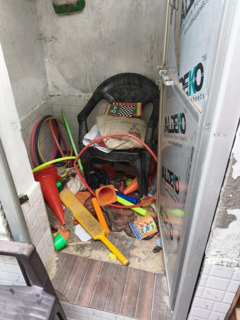 दो साल से एमडीएम शेड में पढ़ने को मजबूर 70 बच्चे, ककरही प्राथमिक विद्यालय के नए भवन का इंतजार | New India Times