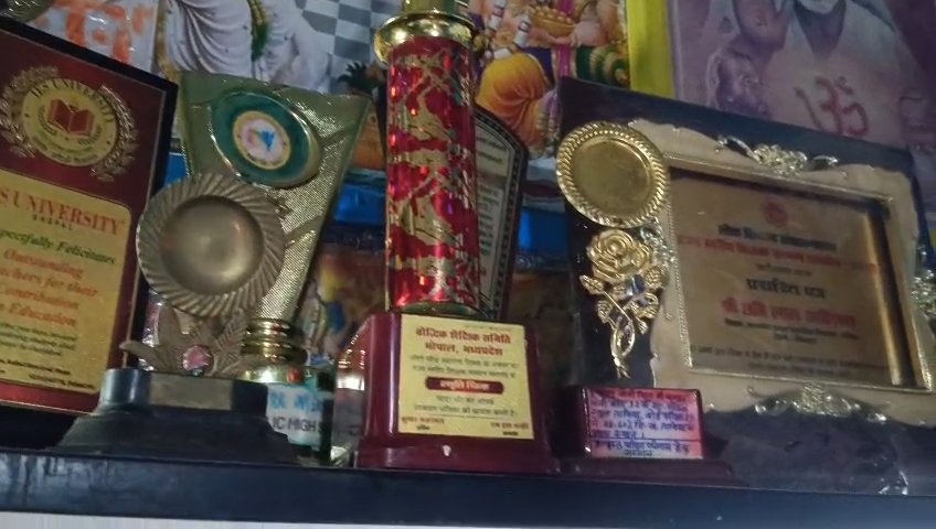 तामिया के पूर्व प्राचार्य छब्बीलाल सर भोपाल में राज्य स्तरीय शिक्षक सम्मान से सम्मानित 3 तामिया के पूर्व प्राचार्य छब्बीलाल सर भोपाल में राज्य स्तरीय शिक्षक सम्मान से सम्मानित | New India Times