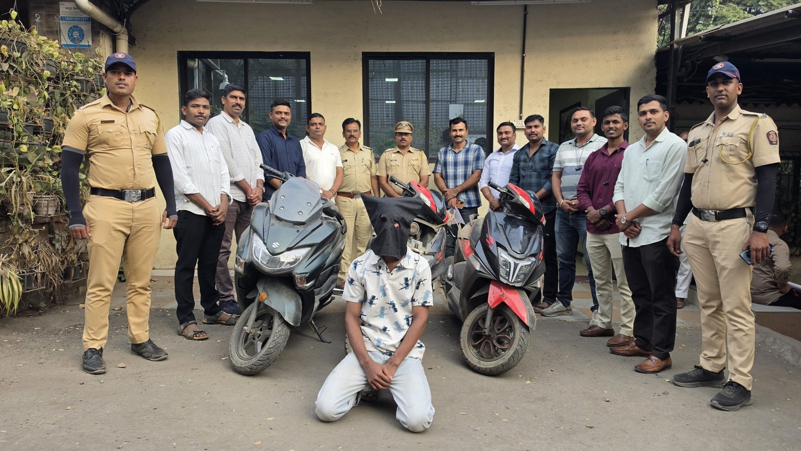 वालीव पुलिस ने वाहन चोरी करने वाले दो आरोपियों को किया गिरफ्तार, तीन चोरी की मोटरसाइकिलें बरामद 1 वालीव पुलिस ने वाहन चोरी करने वाले दो आरोपियों को किया गिरफ्तार, तीन चोरी की मोटरसाइकिलें बरामद | New India Times