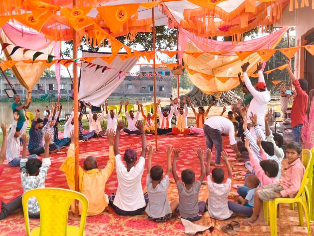 नवरात्रि पर हिन्दू युवा वाहिनी ने आयोजित किया फलाहार कार्यक्रम, सामाजिक समरसता और एकता का दिया संदेश 2 नवरात्रि पर हिन्दू युवा वाहिनी ने आयोजित किया फलाहार कार्यक्रम, सामाजिक समरसता और एकता का दिया संदेश | New India Times