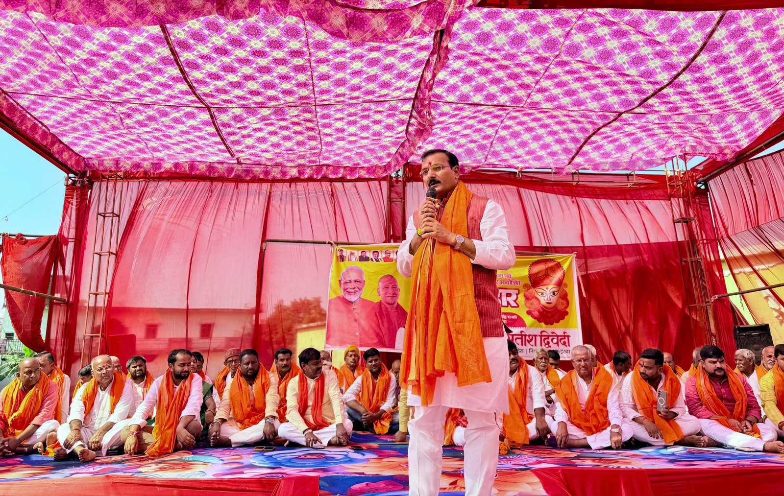 फलाहार कार्यक्रम से सामाजिक एकता और समरसता का संदेश : डॉ. सतीश द्विवेदी | New India Times