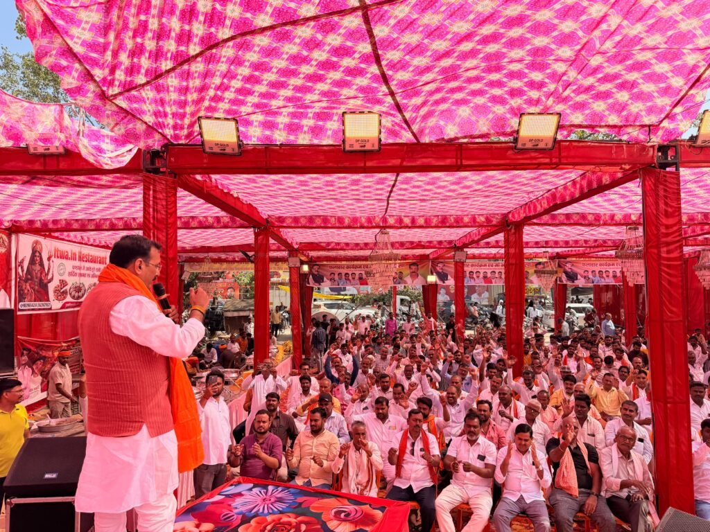 फलाहार कार्यक्रम से सामाजिक एकता और समरसता का संदेश : डॉ. सतीश द्विवेदी | New India Times