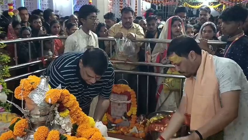 अंबाड़ा स्थित मां हिंगलाज मंदिर पहुंचे एसपी अजय पांडे, माता रानी के दरबार में टेका मत्था 2 अंबाड़ा स्थित मां हिंगलाज मंदिर पहुंचे एसपी अजय पांडे, माता रानी के दरबार में टेका मत्था | New India Times
