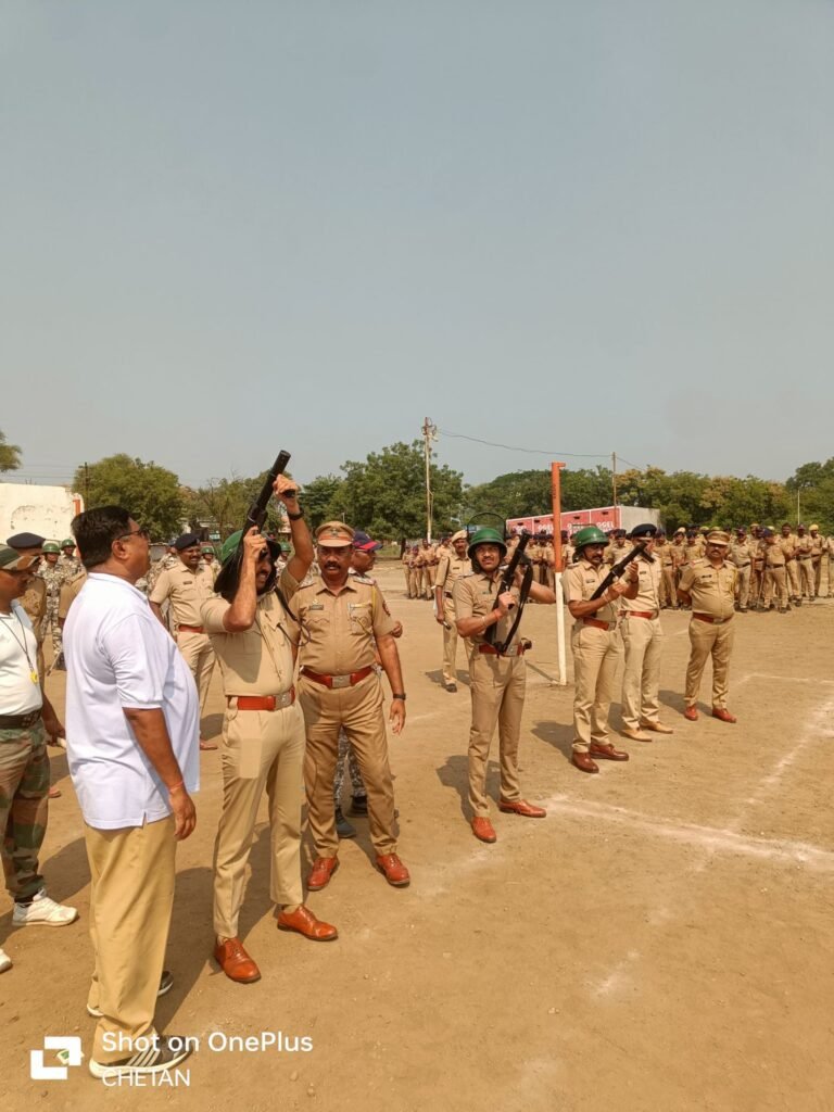अकोट में दुर्गा देवी विसर्जन उत्सव को लेकर पुलिस प्रशासन अलर्ट, 30 कैमरों और ड्रोन से होगी निगरानी; 1,200 से अधिक पुलिसकर्मी व होमगार्ड तैनात | New India Times
