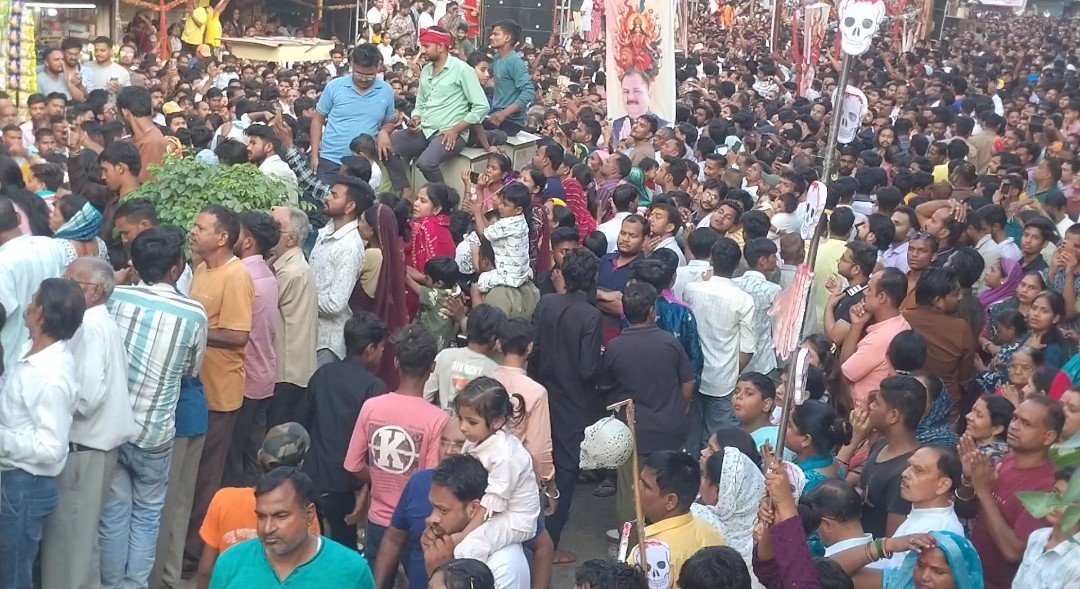 मेवतीपुरा उन्नावगेट में नम आंखों से माता रानी को दी गई विदाई, विसर्जन यात्रा में उमड़े हजारों श्रद्धालु | New India Times