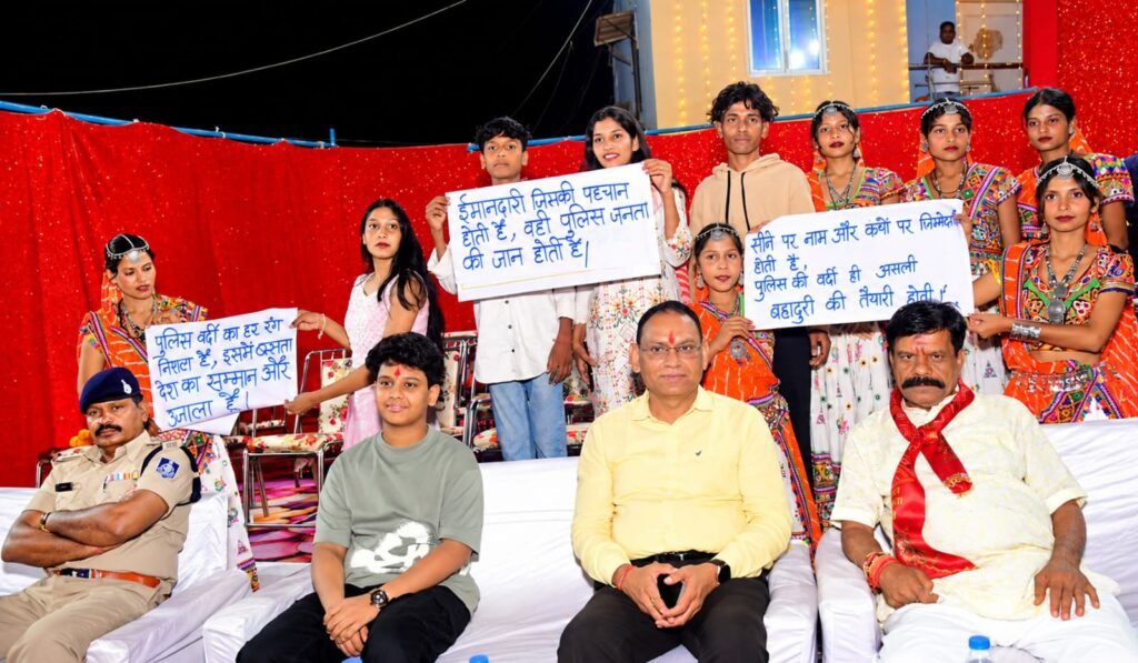 फुटतालाब गरबा महोत्सव में उमड़ा आस्था का जनसैलाब, पूर्व केंद्रीय मंत्री कांतिलाल भूरिया ने भी की शिरकत 4 फुटतालाब गरबा महोत्सव में उमड़ा आस्था का जनसैलाब, पूर्व केंद्रीय मंत्री कांतिलाल भूरिया ने भी की शिरकत | New India Times