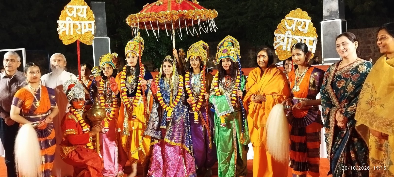 वात्सल्य ग्राम के समविद् गुरुकुलम में धूमधाम से मनाया गया दशहरा, 40 फीट ऊंचे रावण के पुतले का दहन 1 वात्सल्य ग्राम के समविद् गुरुकुलम में धूमधाम से मनाया गया दशहरा, 40 फीट ऊंचे रावण के पुतले का दहन | New India Times