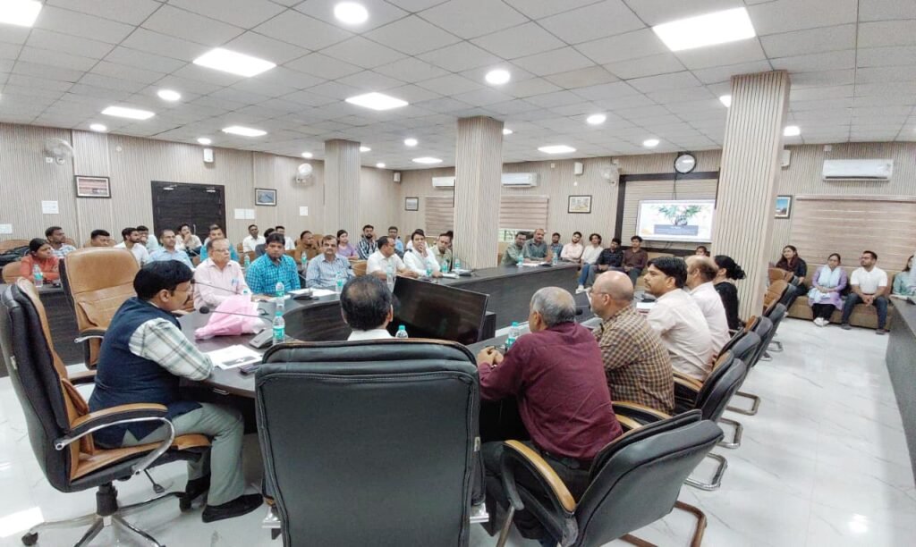 कलेक्टर ने स्वास्थ्य विभाग की समीक्षा बैठक में दिए निर्देश, सभी डिलेवरी पॉइंट पर आवश्यक सामग्री की शत-प्रतिशत उपलब्धता सुनिश्चित करें | New India Times
