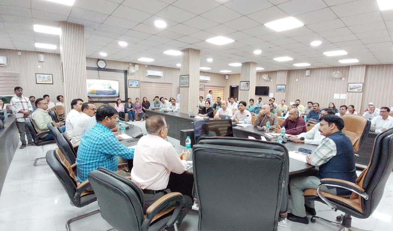 कलेक्टर ने स्वास्थ्य विभाग की समीक्षा बैठक में दिए निर्देश, सभी डिलेवरी पॉइंट पर आवश्यक सामग्री की शत-प्रतिशत उपलब्धता सुनिश्चित करें | New India Times