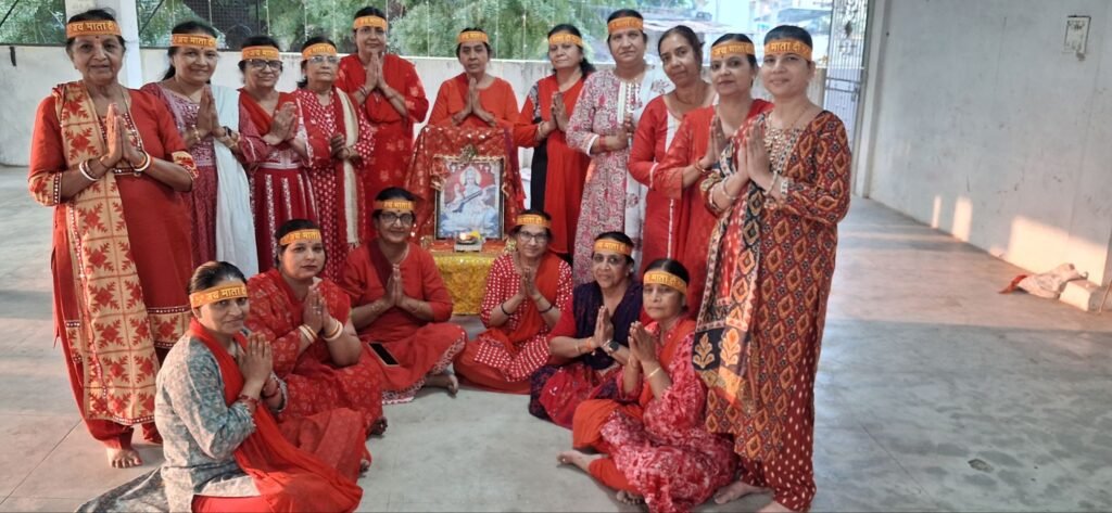 महिला पतंजलि योग समिति ने कालिका माता मंदिर में की महाआरती | New India Times