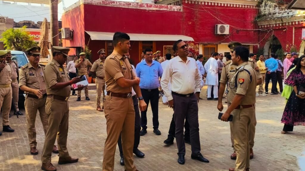 शाहजहांपुर में शिक्षक एमएलसी चुनाव में 70.86 प्रतिशत मतदान, 4,825 में से 3,419 मतदाताओं ने डाले वोट 2 शाहजहांपुर में शिक्षक एमएलसी चुनाव में 70.86 प्रतिशत मतदान, 4,825 में से 3,419 मतदाताओं ने डाले वोट | New India Times