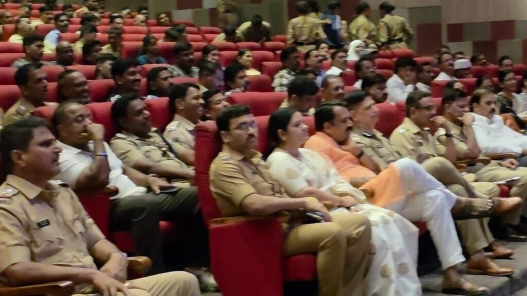राष्ट्रीय एकता दिवस और नशामुक्त भारत अभियान के तहत पुलिस ने निकाली मोटरसाइकिल रैली, विद्यार्थियों ने नशे के दुष्परिणामों पर दी प्रस्तुति | New India Times