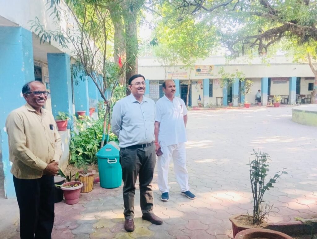 मेहगांव और गोहद के विद्यालयों का शिक्षा विभाग के अधिकारियों ने किया निरीक्षण, शैक्षणिक गुणवत्ता सुधारने के दिए निर्देश 2 मेहगांव और गोहद के विद्यालयों का शिक्षा विभाग के अधिकारियों ने किया निरीक्षण, शैक्षणिक गुणवत्ता सुधारने के दिए निर्देश | New India Times