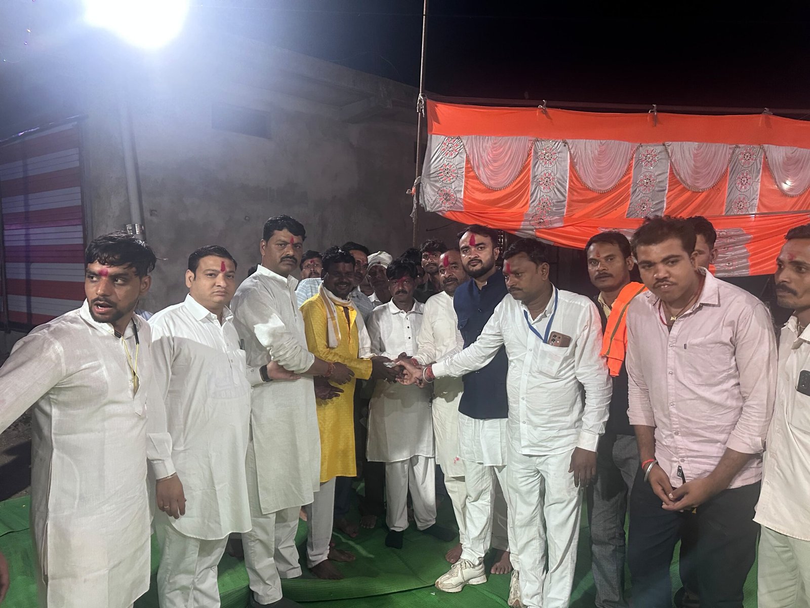 देवरी में शाही अंदाज में निकली दुर्गा विसर्जन यात्रा, आधा किलोमीटर लंबे जुलूस में शामिल हुईं दो दर्जन से अधिक झांकियां 1 देवरी में शाही अंदाज में निकली दुर्गा विसर्जन यात्रा, आधा किलोमीटर लंबे जुलूस में शामिल हुईं दो दर्जन से अधिक झांकियां | New India Times