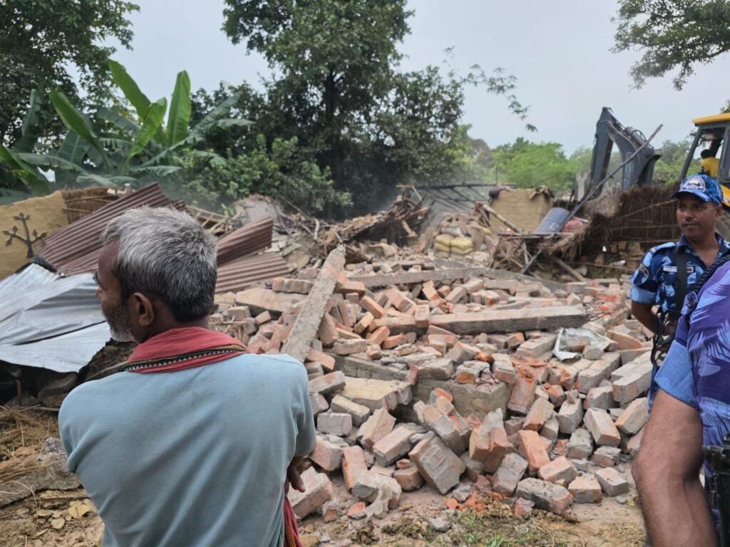 भागलपुर में अतिक्रमण के ख़िलाफ़ प्रशासन की कार्रवाई, 19 अतिक्रमणकारियों से मुक्त कराई गई सरकारी भूमि | New India Times
