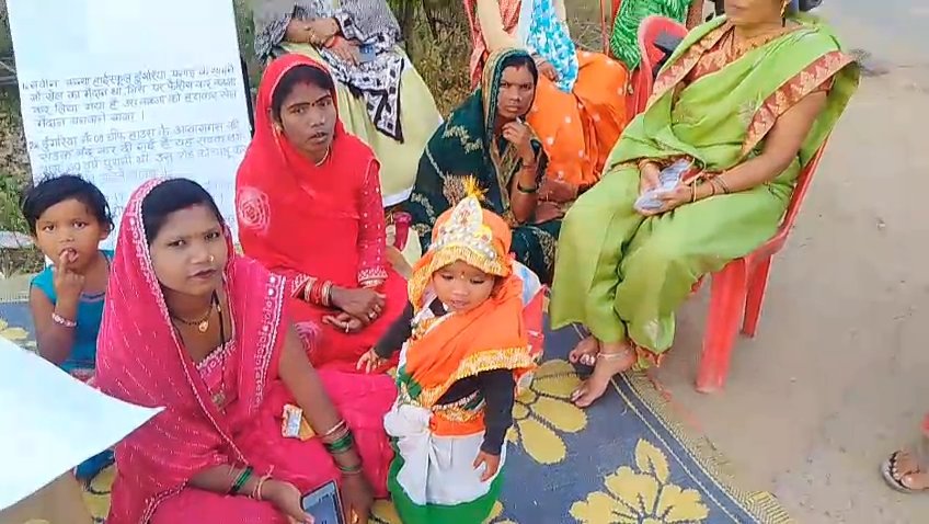 जुन्नारदेव के चार वार्डों में बुनियादी सुविधाओं और खेल मैदान की मांग को लेकर अनिश्चितकालीन आमरण अनशन शुरू 1 जुन्नारदेव के चार वार्डों में बुनियादी सुविधाओं और खेल मैदान की मांग को लेकर अनिश्चितकालीन आमरण अनशन शुरू | New India Times