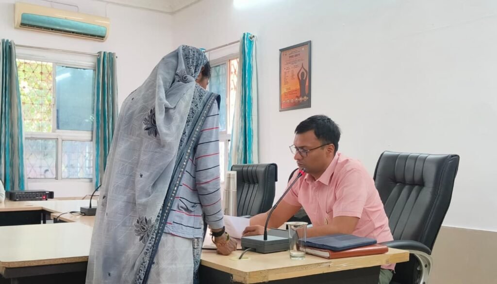 जनसुनवाई में सीईओ अखिलेश कुमार जैन ने सुनीं नागरिकों की समस्याएं, 116 आवेदन प्राप्त 3 जनसुनवाई में सीईओ अखिलेश कुमार जैन ने सुनीं नागरिकों की समस्याएं, 116 आवेदन प्राप्त | New India Times