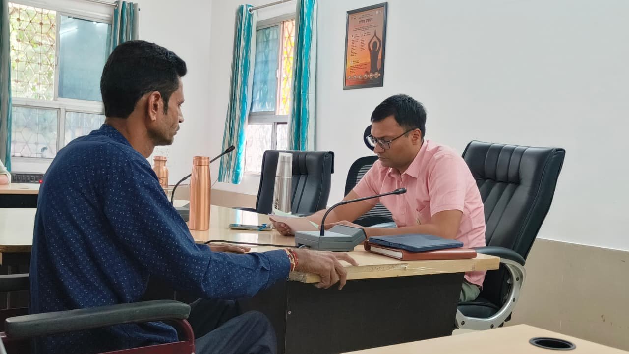 जनसुनवाई में सीईओ अखिलेश कुमार जैन ने सुनीं नागरिकों की समस्याएं, 116 आवेदन प्राप्त 1 जनसुनवाई में सीईओ अखिलेश कुमार जैन ने सुनीं नागरिकों की समस्याएं, 116 आवेदन प्राप्त | New India Times