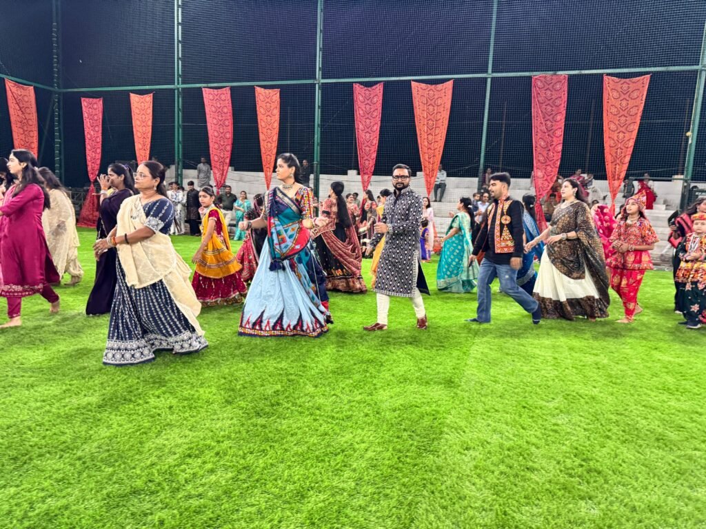 शरद पूर्णिमा की चाँदनी में केशव इंटरनेशनल स्कूल में सजा ‘रंगताली’ गरबा उत्सव, अभिभावकों और विद्यार्थियों ने दी शानदार प्रस्तुतियाँ 2 शरद पूर्णिमा की चाँदनी में केशव इंटरनेशनल स्कूल में सजा ‘रंगताली’ गरबा उत्सव, अभिभावकों और विद्यार्थियों ने दी शानदार प्रस्तुतियाँ | New India Times