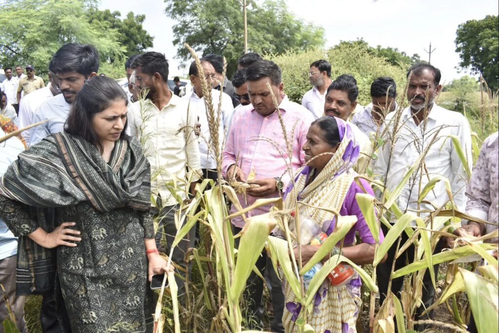 15 नवंबर तक भरे प्रधानमंत्री फसल बीमा योजना के फॉर्म : किसानों की "रक्षा" के लिए खडसे ने किया मामा से अनुरोध | New India Times