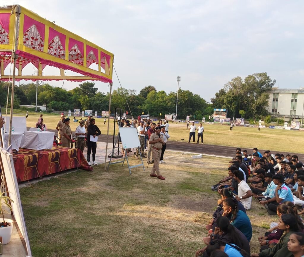 भुसावळ में पुलिस भर्तीपूर्व प्रशिक्षण शिविर संपन्न, सैकड़ों युवक-युवतियों ने लिया हिस्सा | New India Times