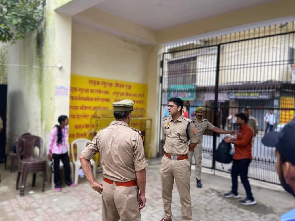 पीईटी-2026 परीक्षा केंद्रों का एएसपी ने किया निरीक्षण, सुरक्षा व्यवस्था का लिया जायजा | New India Times