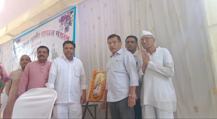 सरदार पटेल जयंती पर मेधावी विद्यार्थियों का सम्मान, 45 छात्र-छात्राओं को शील्ड एवं सम्मान पत्र देकर बढ़ाया हौसला 1 सरदार पटेल जयंती पर मेधावी विद्यार्थियों का सम्मान, 45 छात्र-छात्राओं को शील्ड एवं सम्मान पत्र देकर बढ़ाया हौसला | New India Times