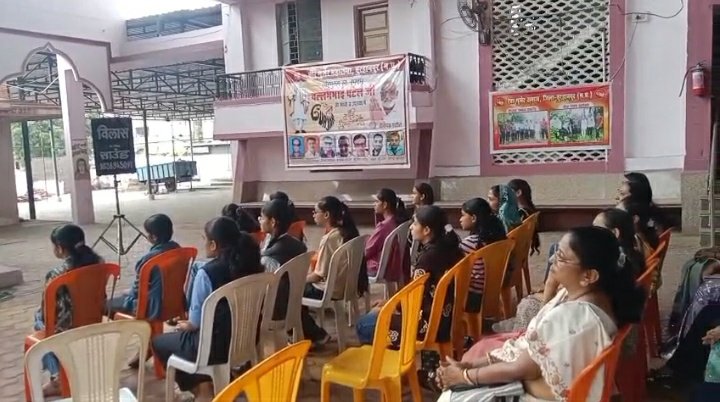 सरदार पटेल जयंती पर मेधावी विद्यार्थियों का सम्मान, 45 छात्र-छात्राओं को शील्ड एवं सम्मान पत्र देकर बढ़ाया हौसला 2 सरदार पटेल जयंती पर मेधावी विद्यार्थियों का सम्मान, 45 छात्र-छात्राओं को शील्ड एवं सम्मान पत्र देकर बढ़ाया हौसला | New India Times