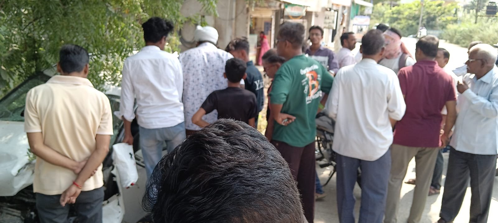 भीषण सड़क हादसे में भुसावल नगरपालिका के विभाग प्रमुख वैभव पवार की मौत, चचेरी बहन गंभीर घायल 1 भीषण सड़क हादसे में भुसावल नगरपालिका के विभाग प्रमुख वैभव पवार की मौत, चचेरी बहन गंभीर घायल | New India Times