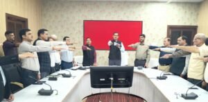 सरदार वल्लभभाई पटेल की जयंती पर जिलाधिकारी ने चित्र पर माल्यार्पण कर किया नमन, अधिकारियों-कर्मचारियों को दिलाई राष्ट्रीय एकता की शपथ