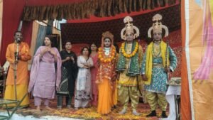 भगवान श्रीराम ने तोड़ा शिव धनुष, जय श्रीराम के जयकारों से गूंज उठा तिकुनिया का रामलीला पंडाल