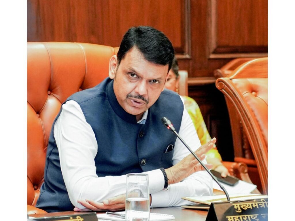 महाराष्ट्र में एक लाख करोड़ रुपये के बकाये के लिए पांच साल से आंदोलन कर रहे हैं ठेकेदार, 13 छोटे ठेकेदारों की आत्महत्या का दावा 2 महाराष्ट्र में एक लाख करोड़ रुपये के बकाये के लिए पांच साल से आंदोलन कर रहे हैं ठेकेदार, 13 छोटे ठेकेदारों की आत्महत्या का दावा | New India Times