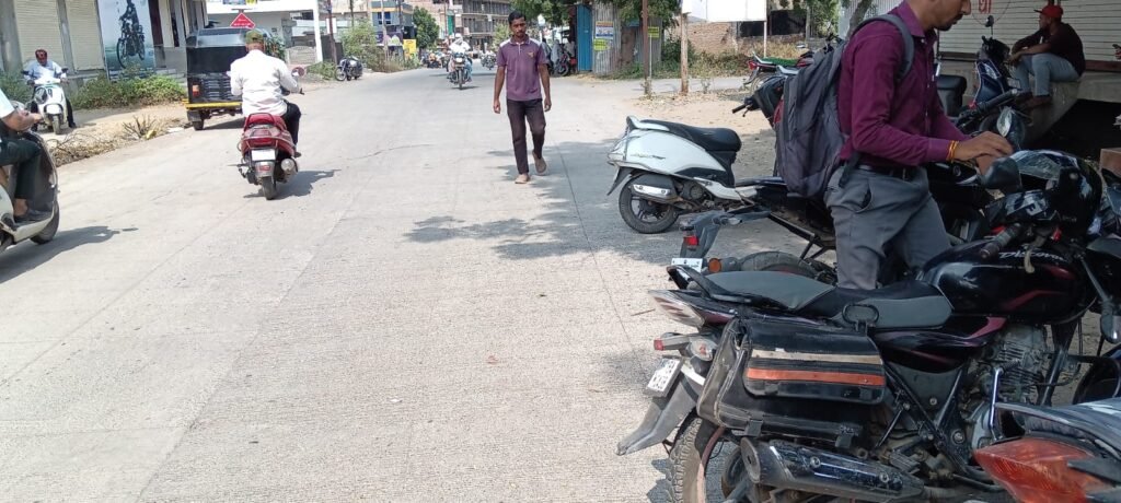 भीषण सड़क हादसे में भुसावल नगरपालिका के विभाग प्रमुख वैभव पवार की मौत, चचेरी बहन गंभीर घायल | New India Times