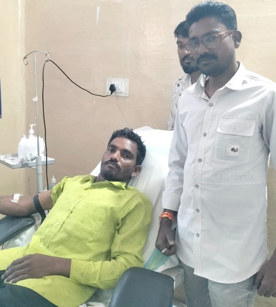 दुर्लभ ए-नेगेटिव रक्त की जरूरत पर तीन रक्तदाताओं ने किया रक्तदान, मरीज को मिली मदद 2 दुर्लभ ए-नेगेटिव रक्त की जरूरत पर तीन रक्तदाताओं ने किया रक्तदान, मरीज को मिली मदद | New India Times