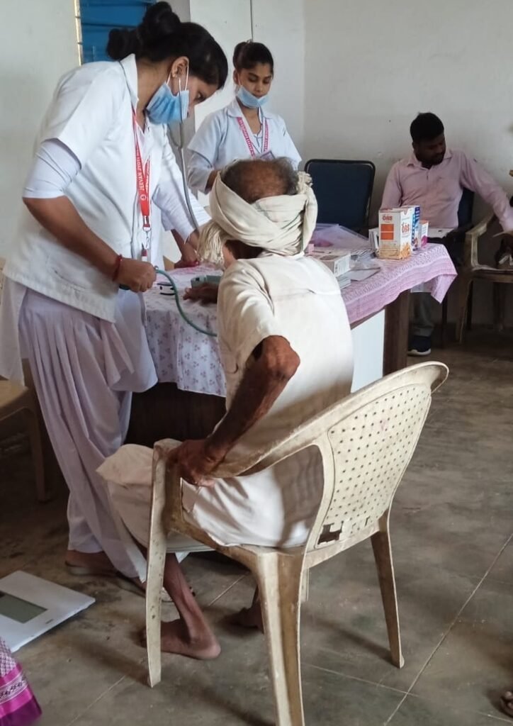 मेघनगर में विश्व वृद्ध दिवस पर जीवन ज्योति अस्पताल ने लगाया निःशुल्क स्वास्थ्य शिविर | New India Times