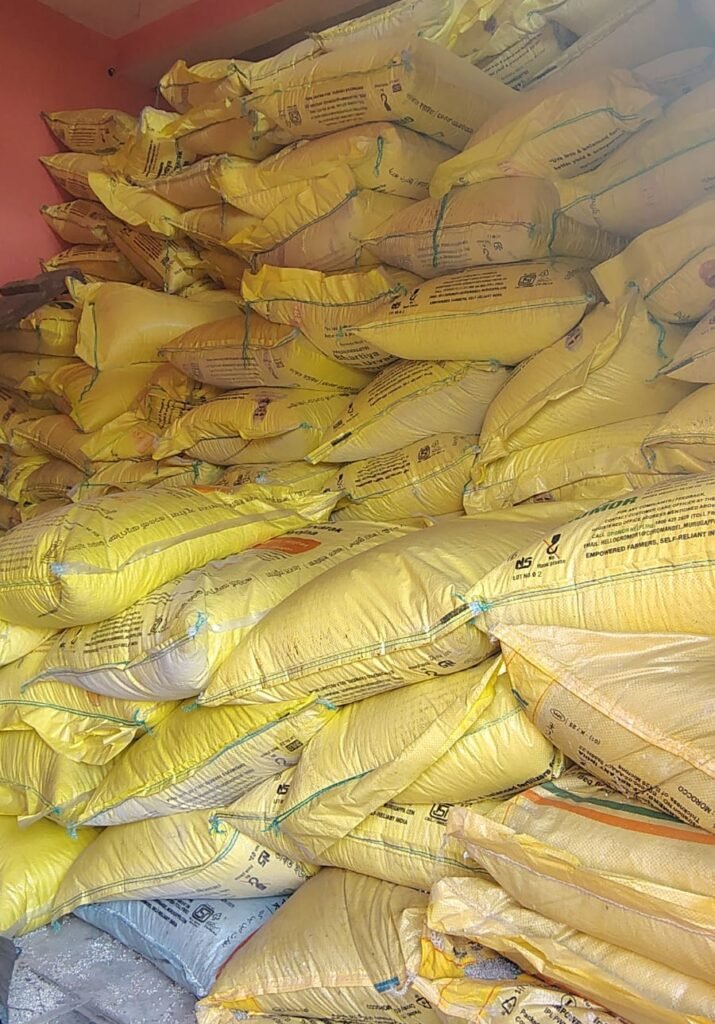 देवरी में खाद के अवैध भंडारण पर कार्रवाई, किराए का मकान सील; 680 बोरी खाद बरामद | New India Times