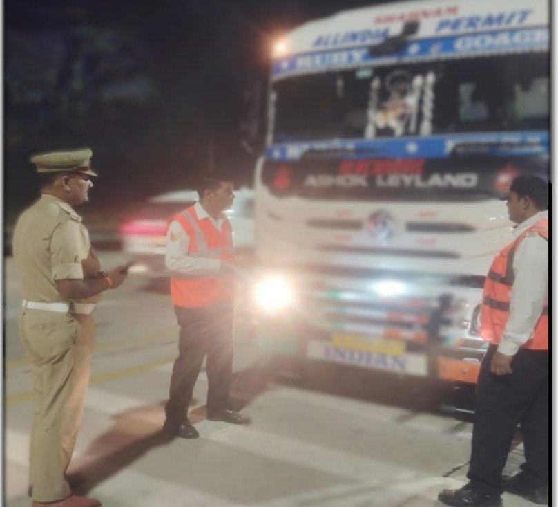 शाहजहांपुर में यातायात पुलिस का विशेष चेकिंग अभियान, 1542 वाहनों के चालान 3 शाहजहांपुर में यातायात पुलिस का विशेष चेकिंग अभियान, 1542 वाहनों के चालान | New India Times