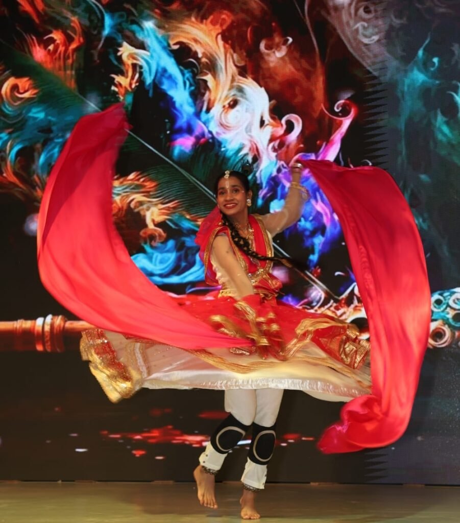 उद्भव उत्सव के फाइनल राउंड में नृत्य के जरिए सजीव हुई राधा-कृष्ण की रासलीला, हनुमान की रामभक्ति और शिव का रौद्र रूप 5 उद्भव उत्सव के फाइनल राउंड में नृत्य के जरिए सजीव हुई राधा-कृष्ण की रासलीला, हनुमान की रामभक्ति और शिव का रौद्र रूप | New India Times