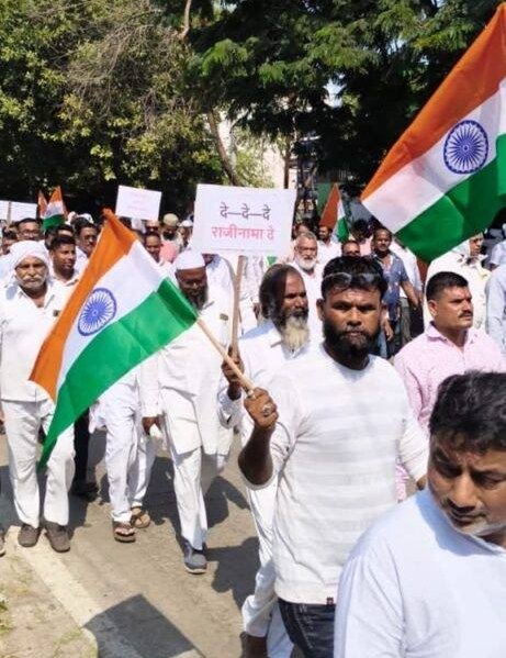 किसानों के लिए कलेक्ट्रेट पर निकाला मोर्चा : चारा छावनी लगाने की मांग 3 किसानों के लिए कलेक्ट्रेट पर निकाला मोर्चा : चारा छावनी लगाने की मांग | New India Times