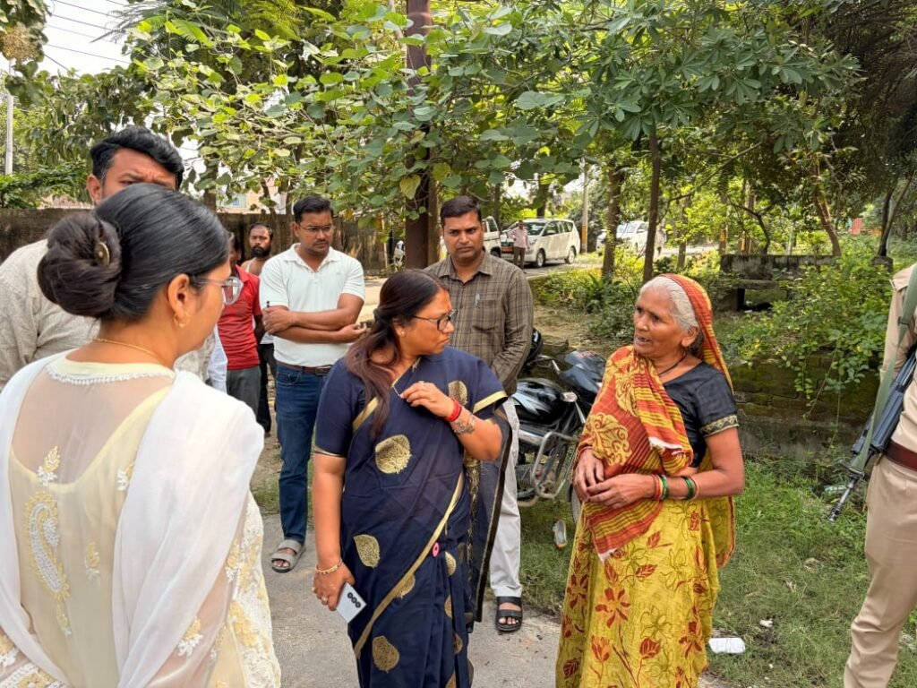 महापौर अर्चना वर्मा और नगर आयुक्त सौम्या गुरुरानी ने किया सड़कों का निरीक्षण, गुणवत्ता पर दिए निर्देश | New India Times