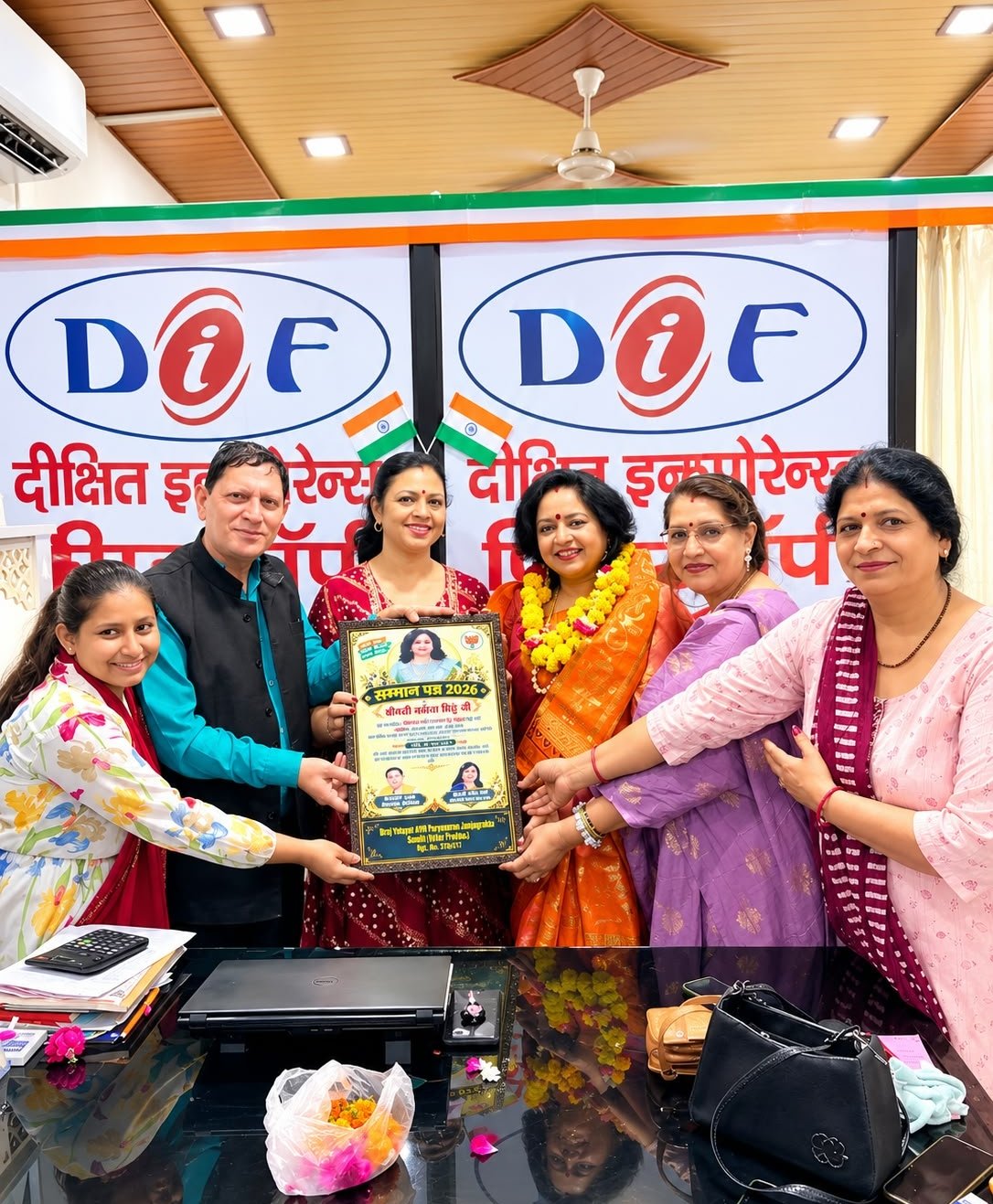 भाजपा महिला मोर्चा की नवनियुक्त जिलाध्यक्ष प्रतिमा सिंह का समिति ने किया सम्मान 1 भाजपा महिला मोर्चा की नवनियुक्त जिलाध्यक्ष प्रतिमा सिंह का समिति ने किया सम्मान | New India Times