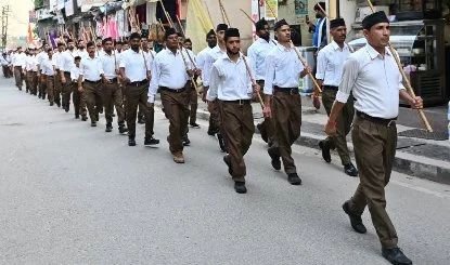 यावल के किनगांव में RSS के रूट मार्च का विरोध, पथराव के बाद पुलिस ने किया हल्का लाठीचार्ज 2 यावल के किनगांव में RSS के रूट मार्च का विरोध, पथराव के बाद पुलिस ने किया हल्का लाठीचार्ज | New India Times